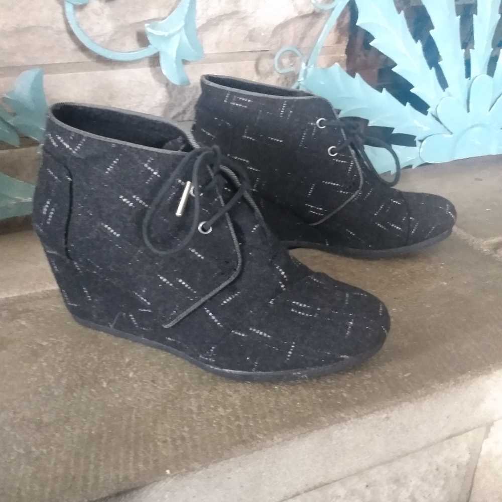 Tom's Dark Gray Wedge Booties Women's Size 8